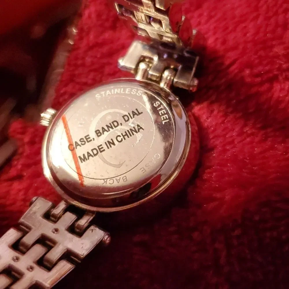 NWOT GC Mother of Pearl Crystal Silvertone Ladies Watch Guess‎ Collection?